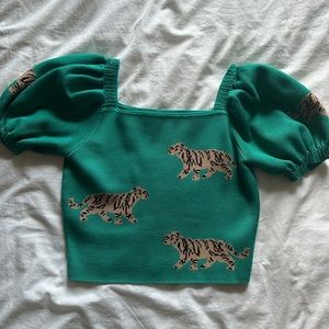 Green cropped leopard top